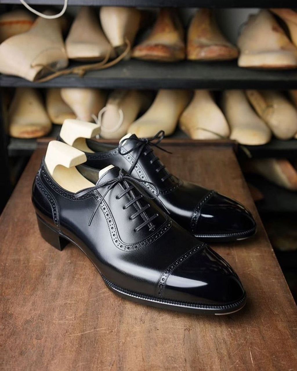 Black Leather Regent Brogue Oxford - Italian