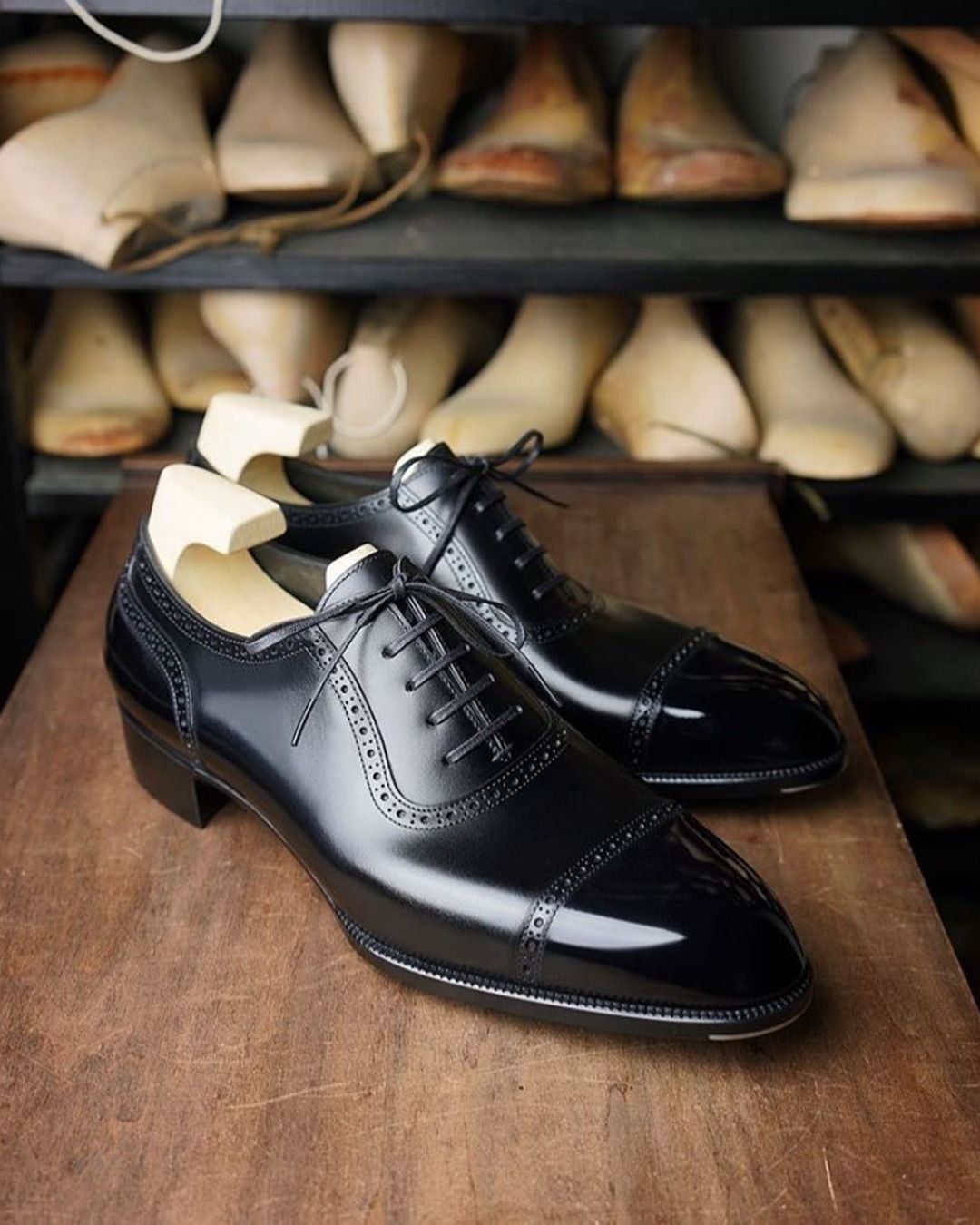 Black Leather Regent Brogue Oxford - Italian